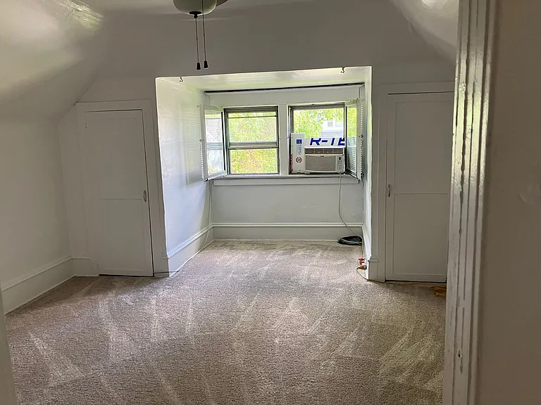 729 W Montgomery Ave — Photo 2