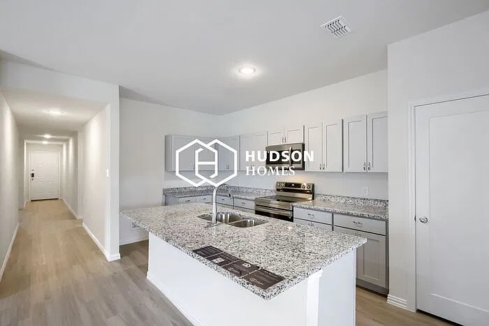 4 bed, 2.0 bath, 1788 sqft, $1,575 — Photo 4