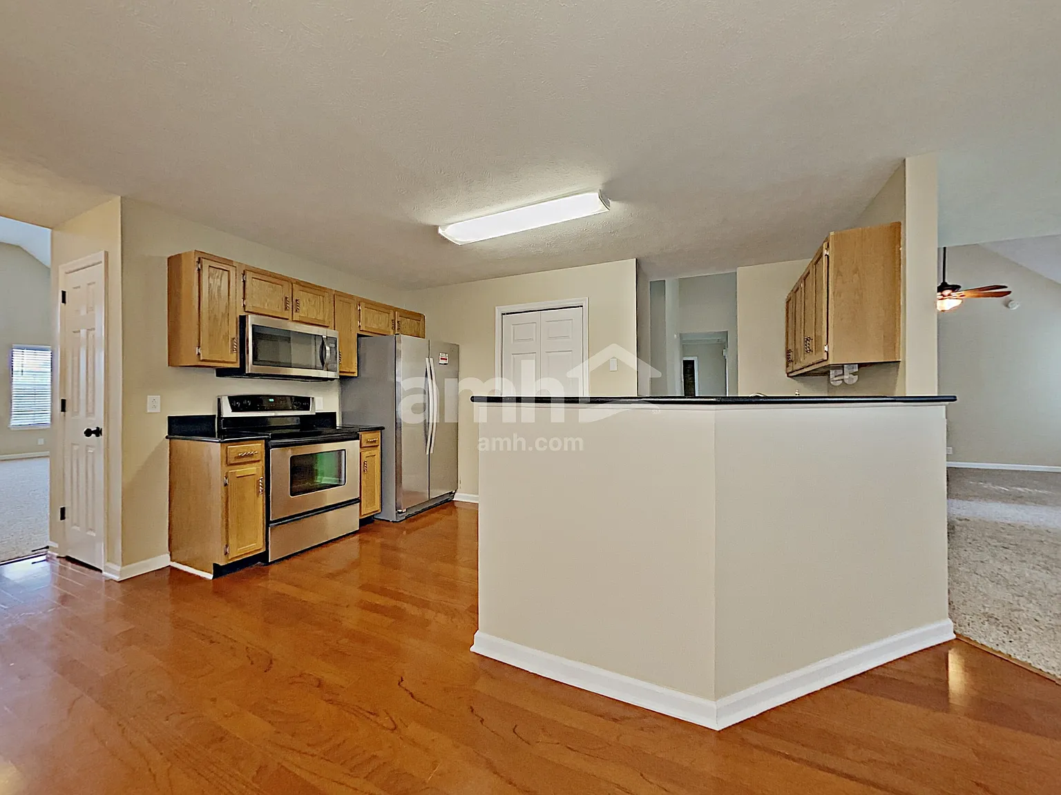 3 bed, 2.0 bath, 2297 sqft, $2,650 — Photo 3