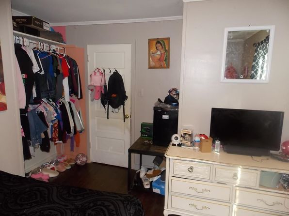 wichita-kansas-443846070 picture