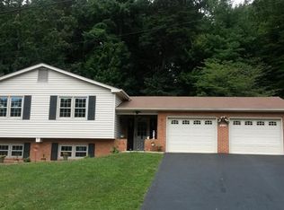 4113 White Dove Ln, Roanoke, VA 24018