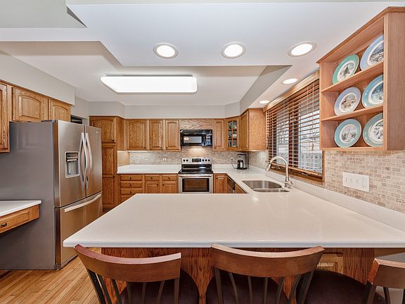 5th image of 618 N Williams Dr