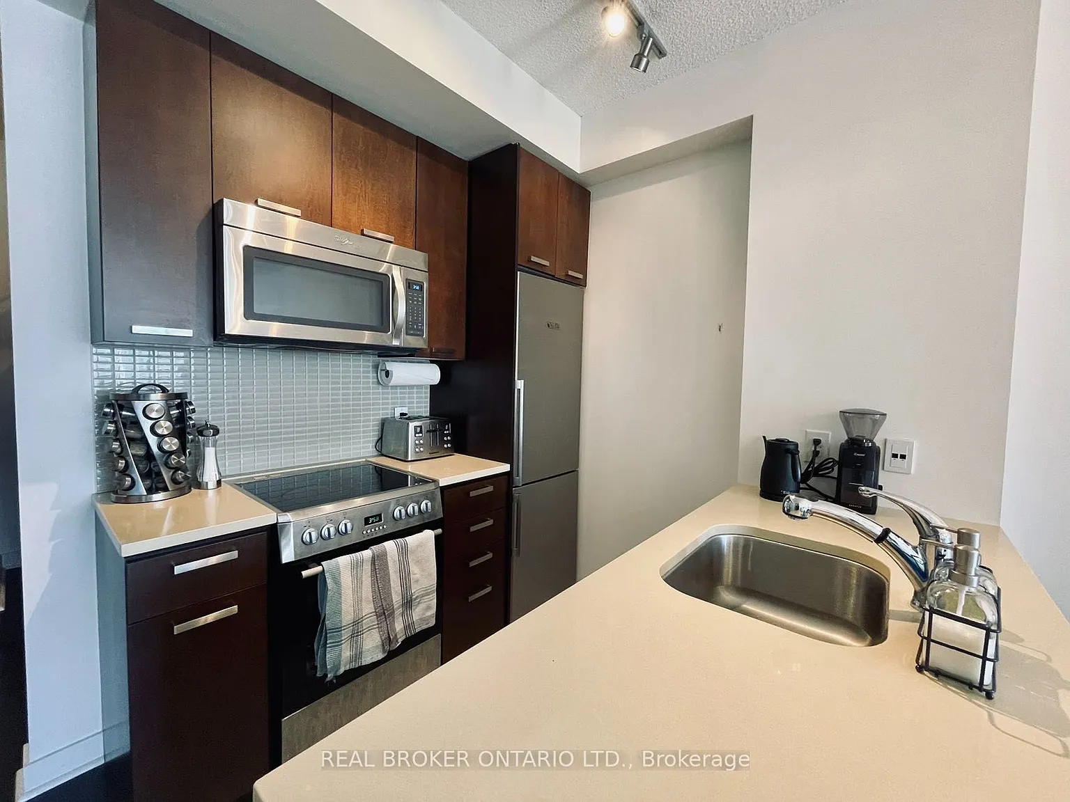 2 bed, $2,850 — Photo 2