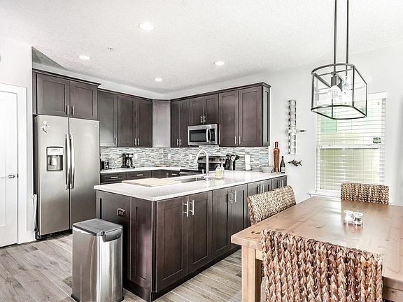 4th image of 605 2nd St S