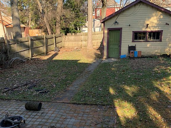 2nd image of 380 E Northwood Ave