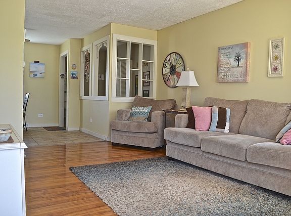 2nd image of 14621 Aspen St