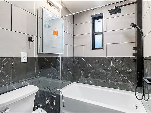 4th image of 453 W 48th St #4D
