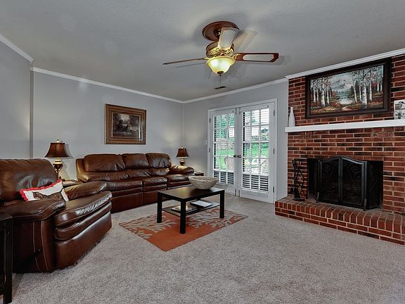 3rd image of 9500 Covedale Dr