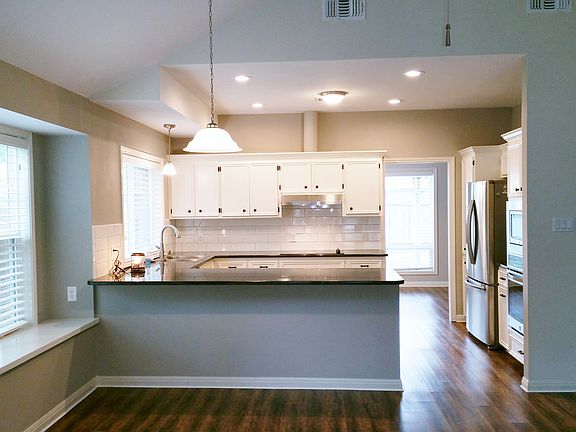 3rd image of 108 Oakmont Dr