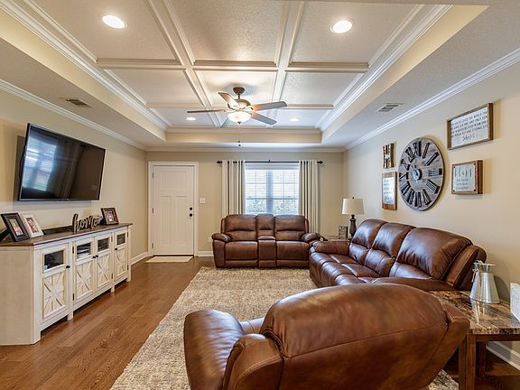 4th image of 931 Sugarberry Dr