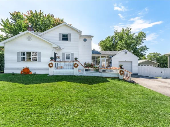 2050 Parkview Blvd, Hermitage, PA 16148