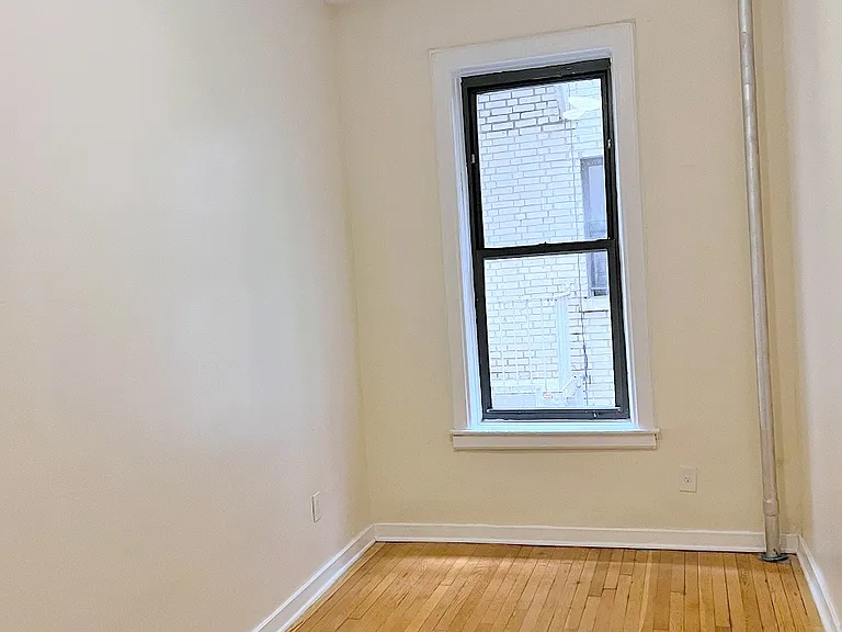 35 Central Park N #4D — Photo 8
