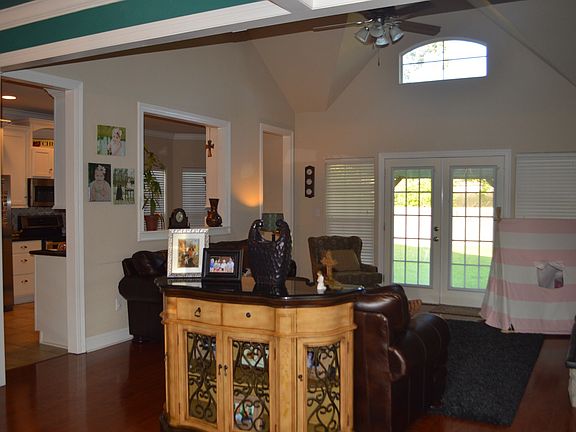 2nd image of 131 Woodshire Ln