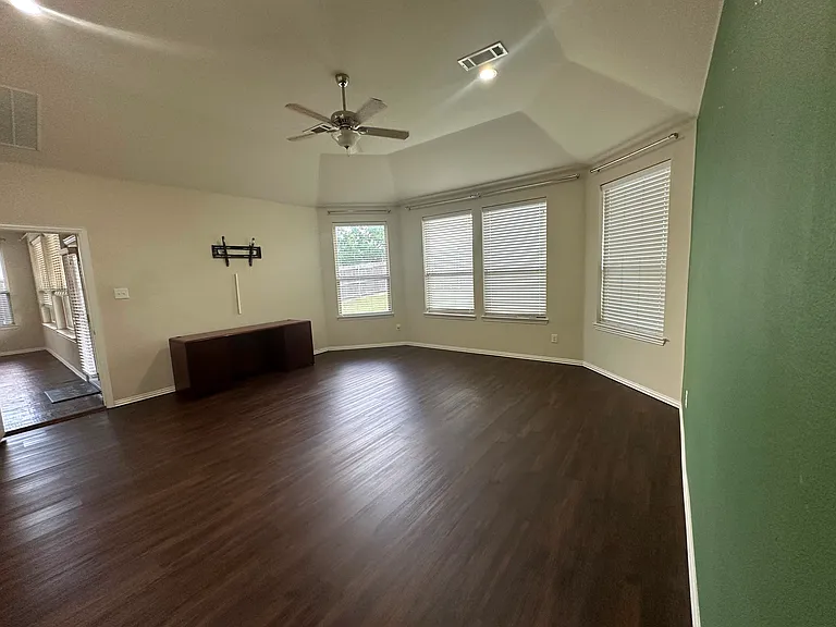 2642 Calmwood Dr — Photo 17