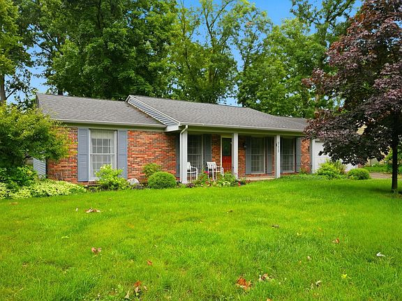 4th image of 1612 Benham Dr