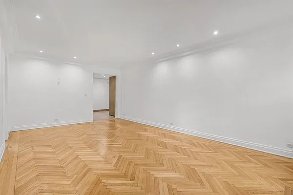 Rented by Sotheby's International Realty | media 23