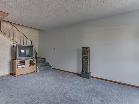 5th image of 8380 Punto Alto Dr