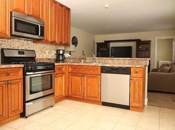 2nd image of 118 Longford Dr