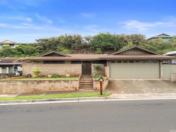 4758 Likini St, Honolulu, HI 96818