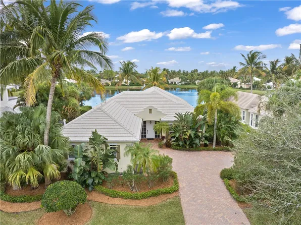 2834 Saint Barts Sq, Vero Beach, FL 32967