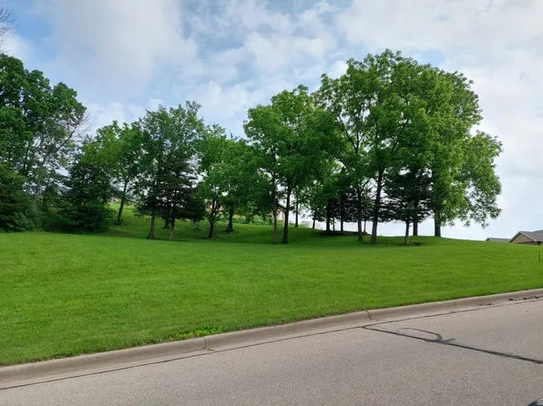 102 Riviera Dr, Bellevue, IA 52031