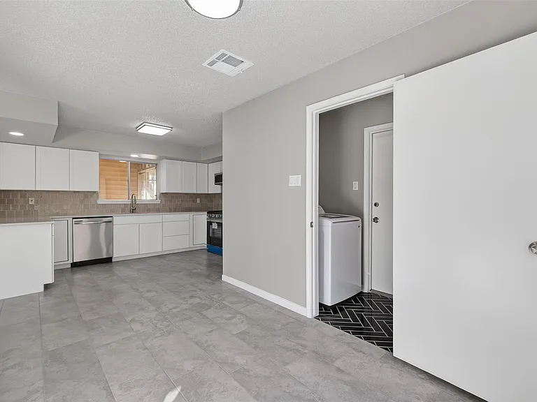 11406 Caesar Dr — Photo 16
