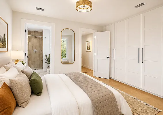 Bedroom, photo 1