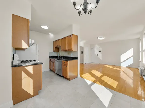 280 Undercliff Avenue image 10 of 23