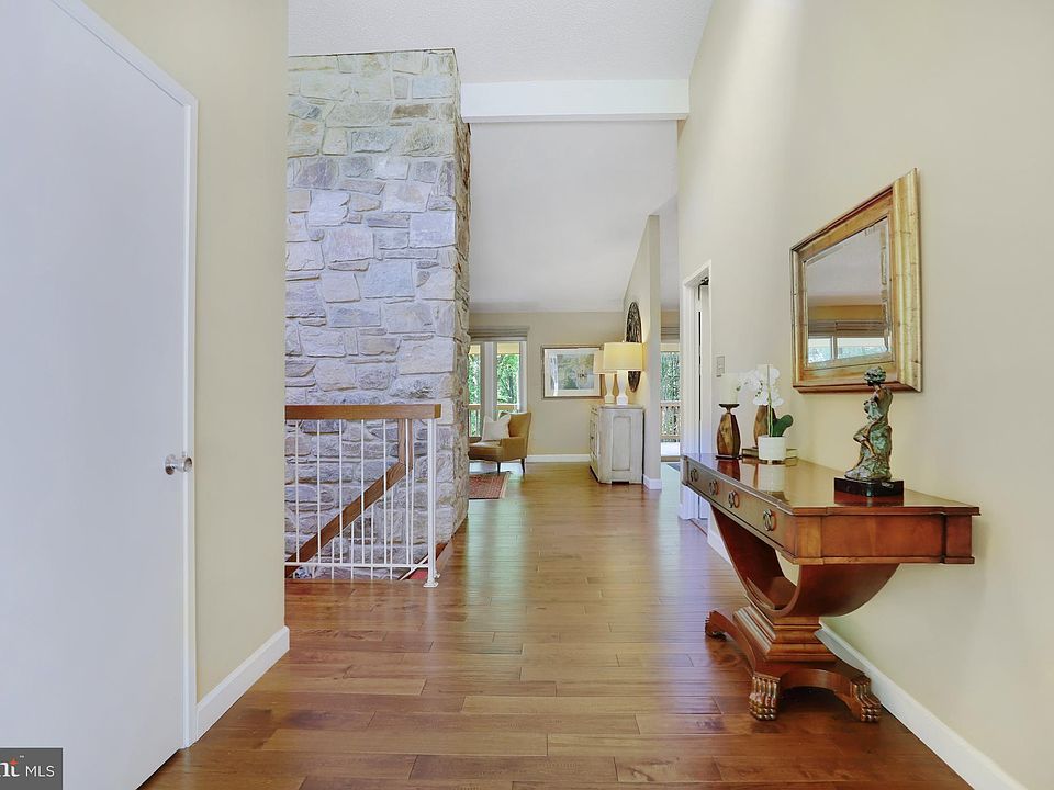 9027 Weatherwood Ct, Vienna, VA 22182 Zillow