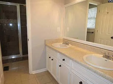 429 Longtown Rd W — Photo 23