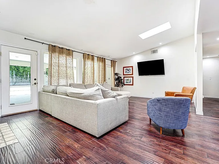 22450 Collins St — Photo 11