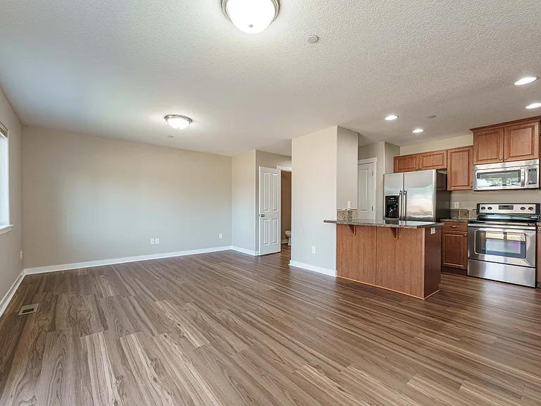 836 NE 109th Ct — Photo 7