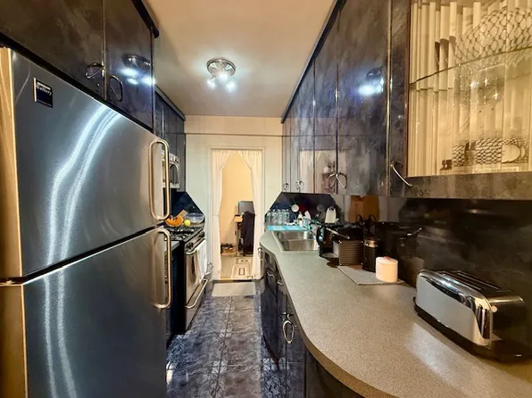 711 Montauk Court image 1 of 8