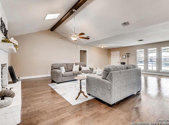 4th image of 537 Balfour Dr