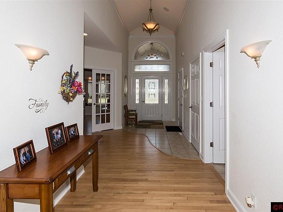 3rd image of 213 Woodhill Ct