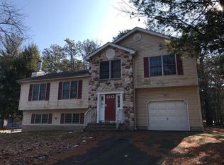 111 Pinewood Dr S, East Stroudsburg, PA 18302