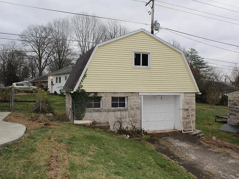 203 S Clark St — Photo 43