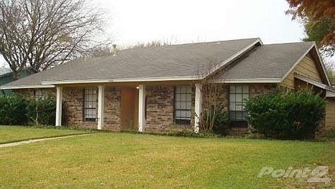 4th image of 1607 Versailles Dr