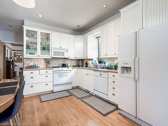 4th image of 4546 N Kenton Ave