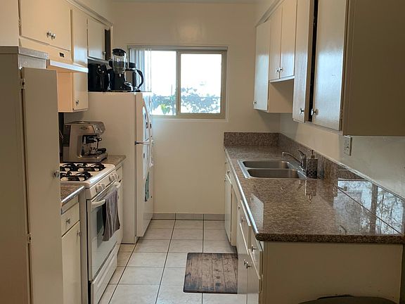 5th image of 630 N Isabel St APT 2