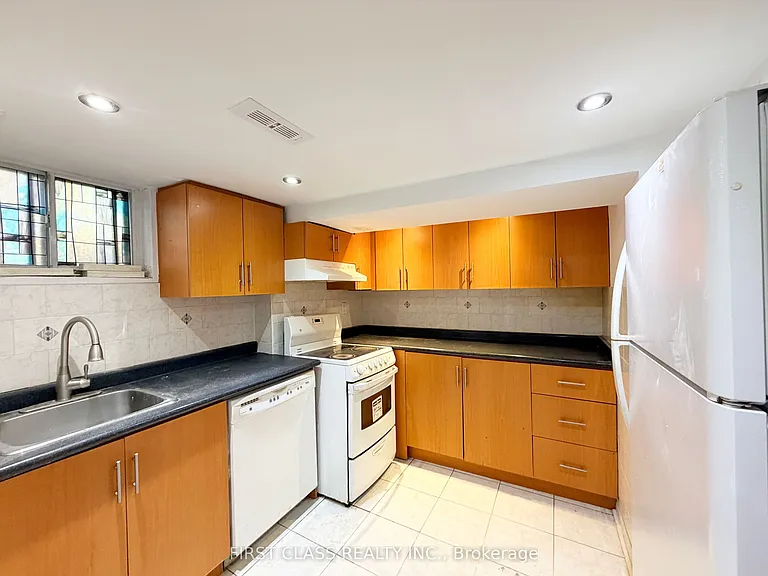 15 Leahann Dr #BASEMENT — Photo 3