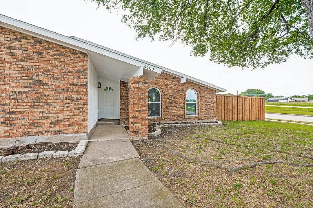 Building Photo - 6500 Mesquite Trl