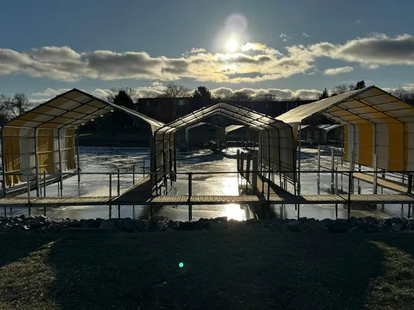 5420 Three Points Blvd APT 213, Mound, MN 55364