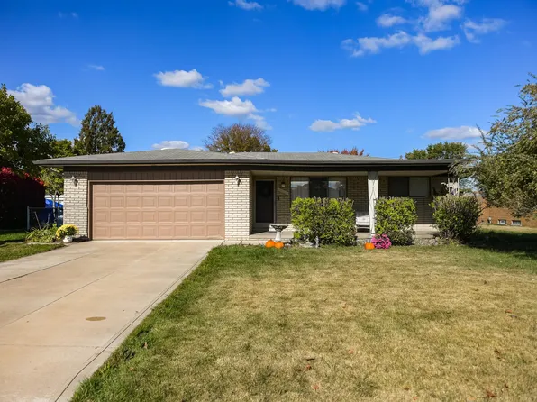 11115 Canterbury Dr, Sterling Heights, MI 48312