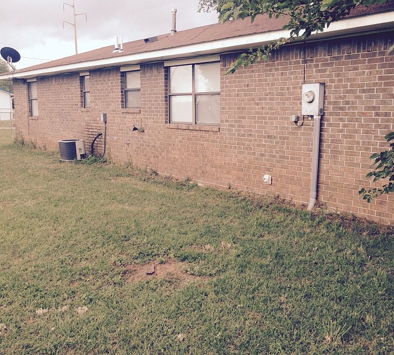 2nd image of 1004 Tarby Rd