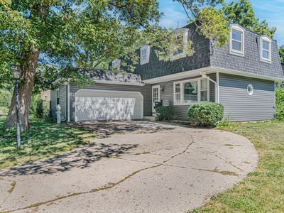384 Tee Ln, Carpentersville, IL, 60110