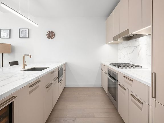 4th image of 305 E 51st St APT 5B