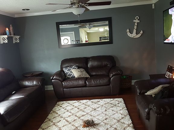 4th image of 121 Evergold Ln