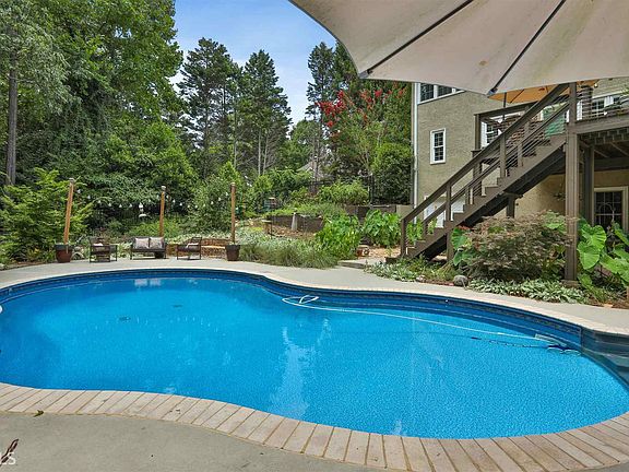 5th image of 403 Lighthouse Ln