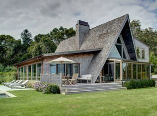 90 Red Creek Rd, Hampton Bays, NY 11946